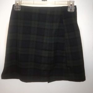 BRANDY MELVILLE PLAID SKIRT
